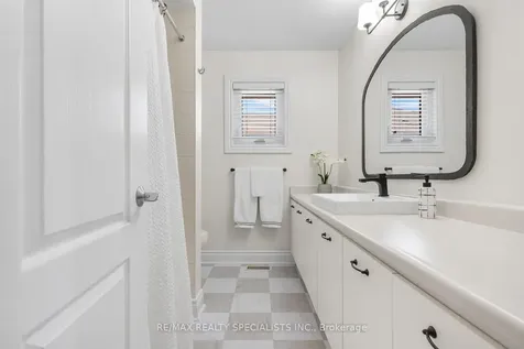 3425 Nutcracker Drive Mississauga ON L5N 6E6