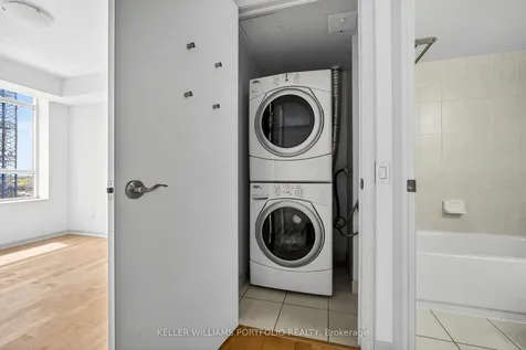 61 Heintzman Street Toronto ON M6P 5A2