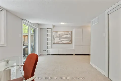 233 Duskywing Way Oakville ON L6L 0C5