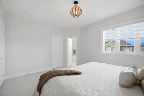 24 Duffel Crescent Halton Hills ON L7G 0M1