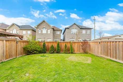 24 Duffel Crescent Halton Hills ON L7G 0M1