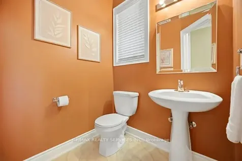 8 Kearny Avenue Caledon ON L7C 3N9