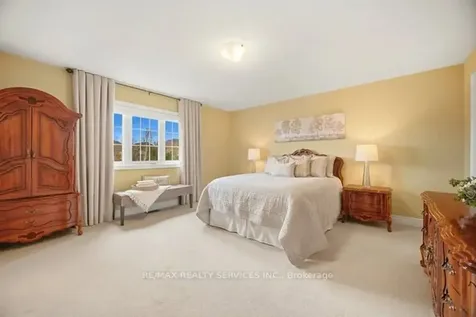 8 Kearny Avenue Caledon ON L7C 3N9