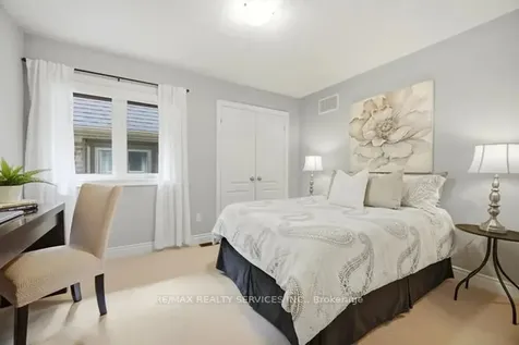 8 Kearny Avenue Caledon ON L7C 3N9