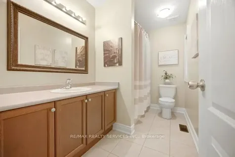 8 Kearny Avenue Caledon ON L7C 3N9