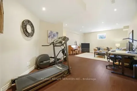 8 Kearny Avenue Caledon ON L7C 3N9