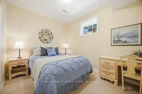8 Kearny Avenue Caledon ON L7C 3N9
