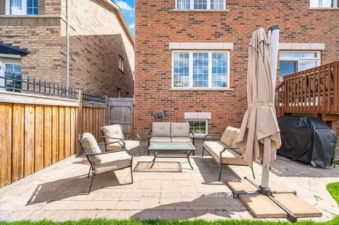 8 Kearny Avenue Caledon ON L7C 3N9