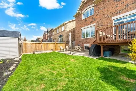 8 Kearny Avenue Caledon ON L7C 3N9