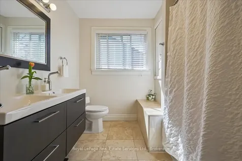 1463 Augustine Drive Burlington ON L7P 2N1
