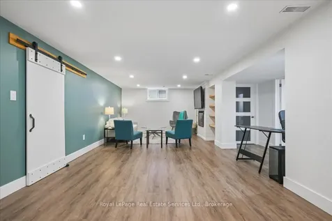 1463 Augustine Drive Burlington ON L7P 2N1
