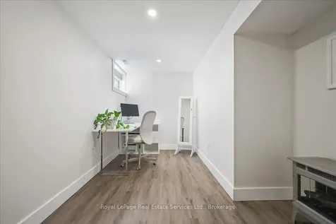 1463 Augustine Drive Burlington ON L7P 2N1
