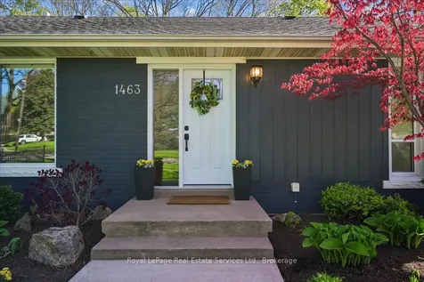 1463 Augustine Drive Burlington ON L7P 2N1