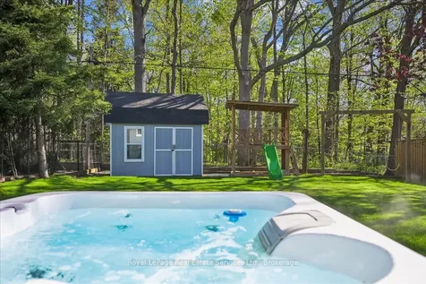 1463 Augustine Drive Burlington ON L7P 2N1