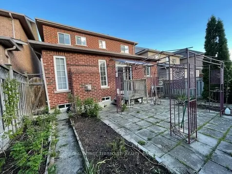 24 Pergola Way Brampton ON L6Y 5M6