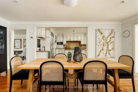 295 Shoreacres Road Burlington ON L7L 2H3
