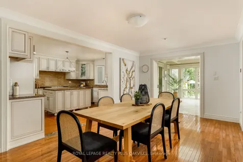 295 Shoreacres Road Burlington ON L7L 2H3