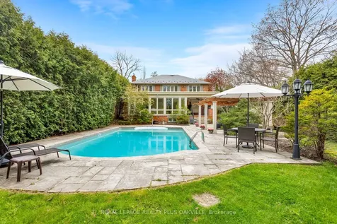 295 Shoreacres Road Burlington ON L7L 2H3