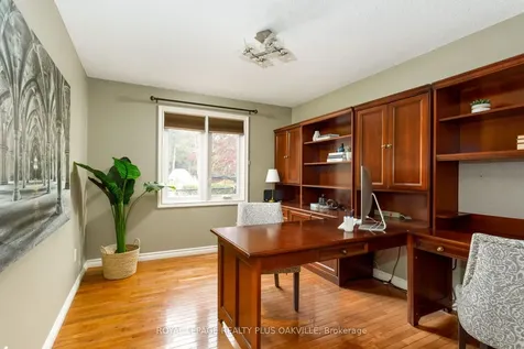 295 Shoreacres Road Burlington ON L7L 2H3