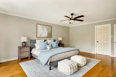 295 Shoreacres Road Burlington ON L7L 2H3