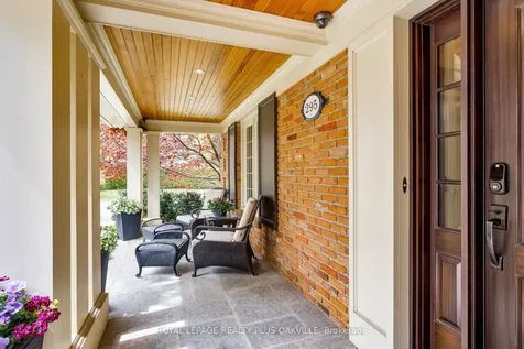 295 Shoreacres Road Burlington ON L7L 2H3