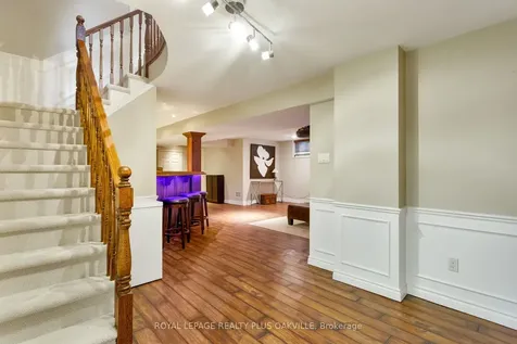 295 Shoreacres Road Burlington ON L7L 2H3