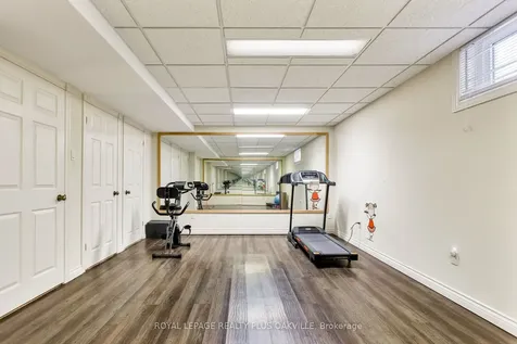 295 Shoreacres Road Burlington ON L7L 2H3