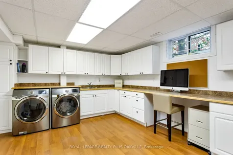 295 Shoreacres Road Burlington ON L7L 2H3
