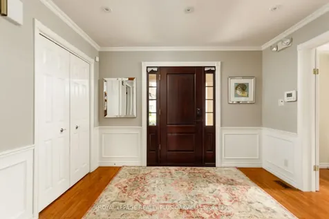 295 Shoreacres Road Burlington ON L7L 2H3