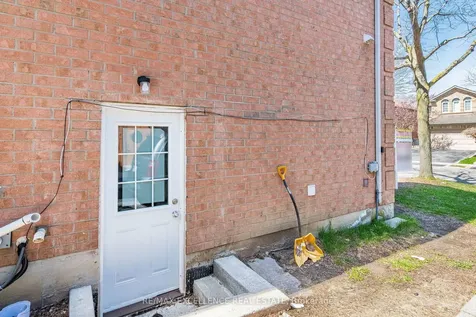 37 Elk Street Brampton ON L6R 1R9