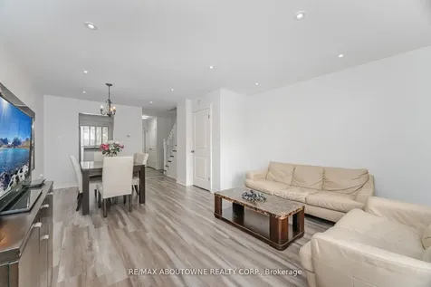 2779 Gananoque Drive Mississauga ON L5N 2E4