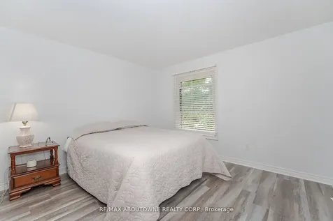 2779 Gananoque Drive Mississauga ON L5N 2E4
