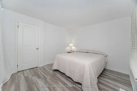 2779 Gananoque Drive Mississauga ON L5N 2E4