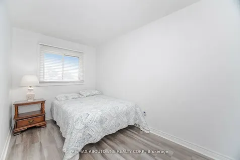 2779 Gananoque Drive Mississauga ON L5N 2E4