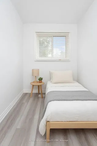 2779 Gananoque Drive Mississauga ON L5N 2E4