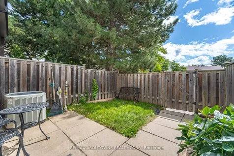 2779 Gananoque Drive Mississauga ON L5N 2E4