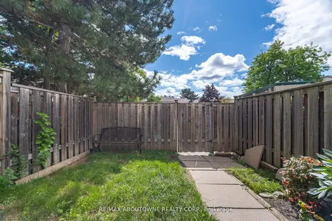 2779 Gananoque Drive Mississauga ON L5N 2E4