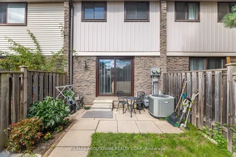 2779 Gananoque Drive Mississauga ON L5N 2E4