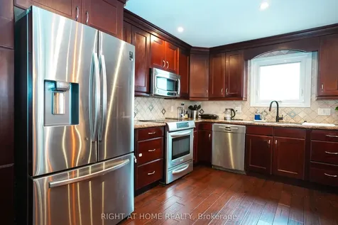 1266 Lakeview Drive Oakville ON L6H 2M8