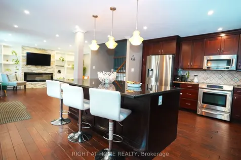 1266 Lakeview Drive Oakville ON L6H 2M8