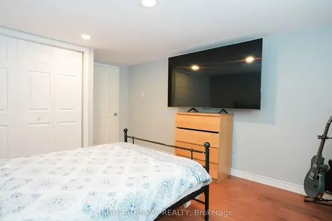 1266 Lakeview Drive Oakville ON L6H 2M8