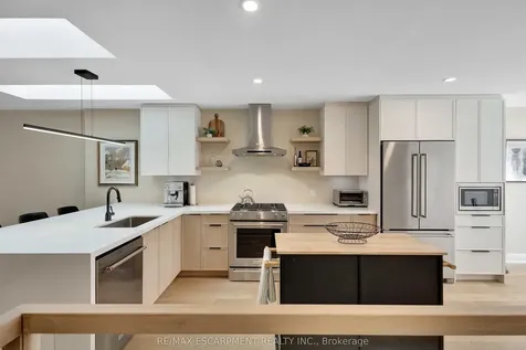 5255 Lakeshore Road Burlington ON L7L 5X9
