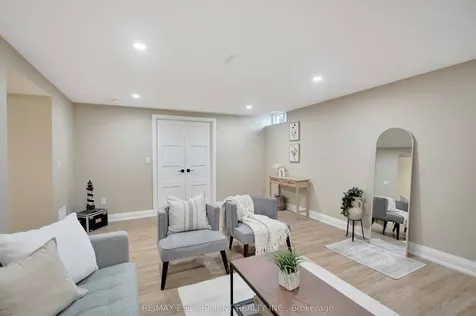 5255 Lakeshore Road Burlington ON L7L 5X9