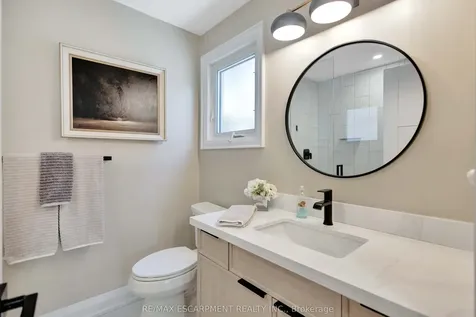 5255 Lakeshore Road Burlington ON L7L 5X9