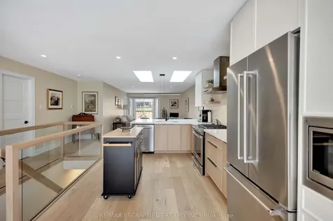 5255 Lakeshore Road Burlington ON L7L 5X9