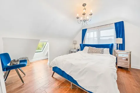 65 Barrhead Crescent Toronto ON M9W 3Z8