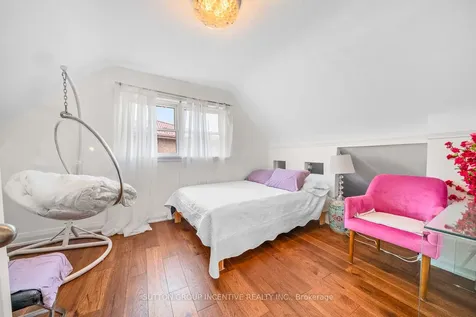 65 Barrhead Crescent Toronto ON M9W 3Z8