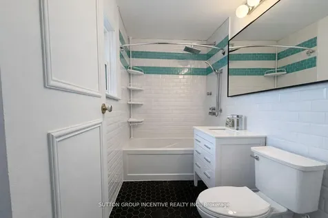 65 Barrhead Crescent Toronto ON M9W 3Z8