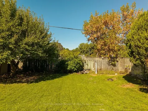 65 Barrhead Crescent Toronto ON M9W 3Z8