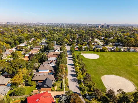 65 Barrhead Crescent Toronto ON M9W 3Z8